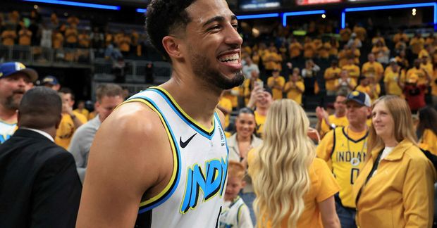 Tyrese Haliburton kátur eftir fjórða sigurinn á Milwaukee aðfaranótt miðvikudags.