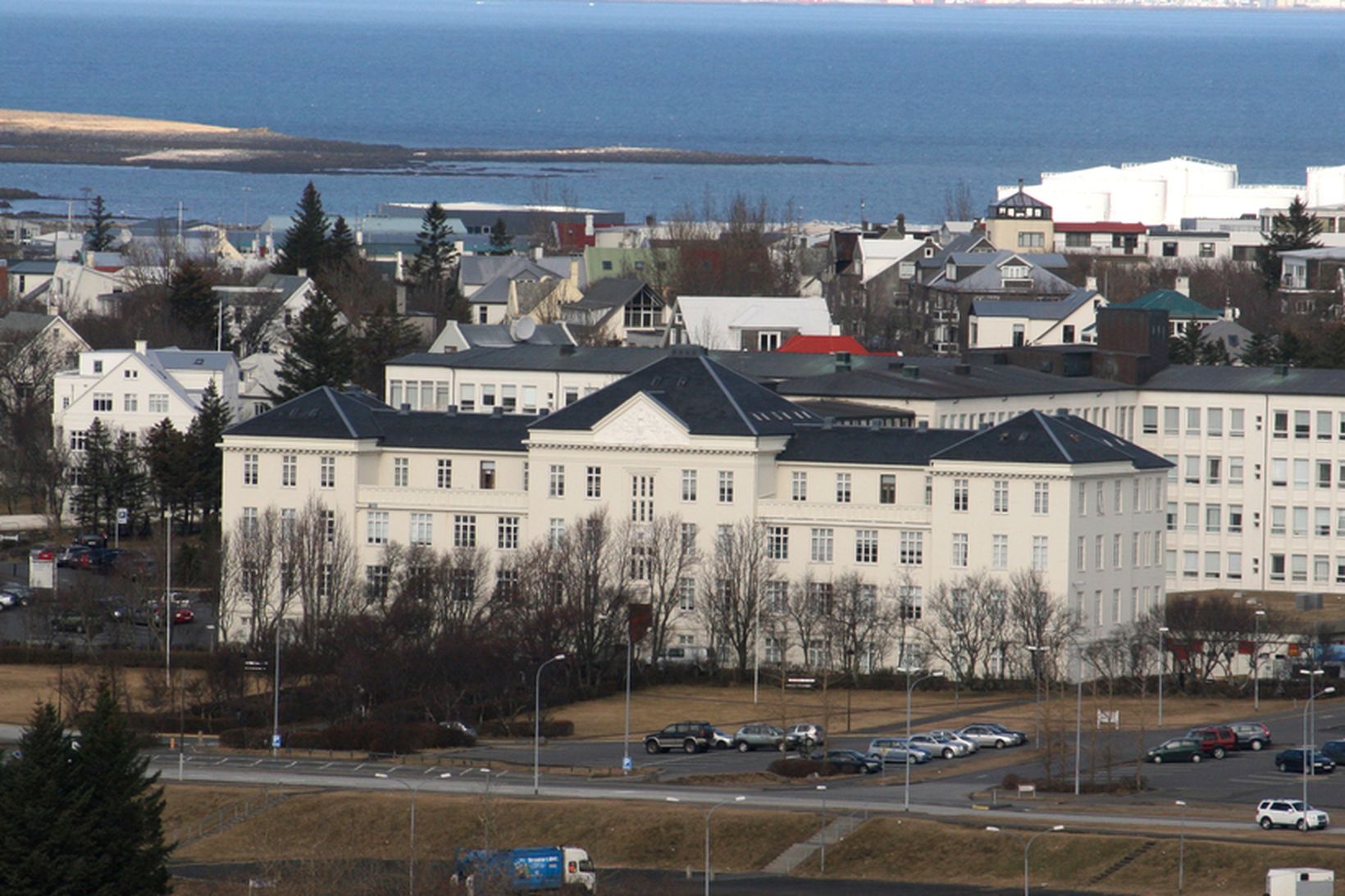 Þangað til árið 2013 var Facebook-bann á Landspítalanum.