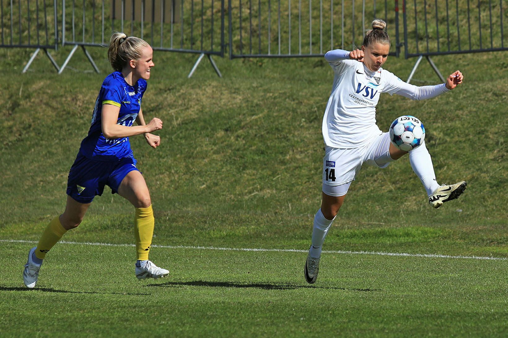 Olga Sevcova í leik með ÍBV gegn Gróttu.