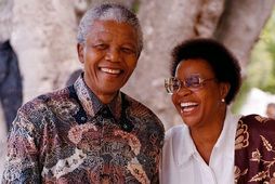 Nelson Mandela ásamt eiginkonu sinni Graca Machel