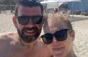 Sér ekki sólina fyrir sínum heittelskaða
