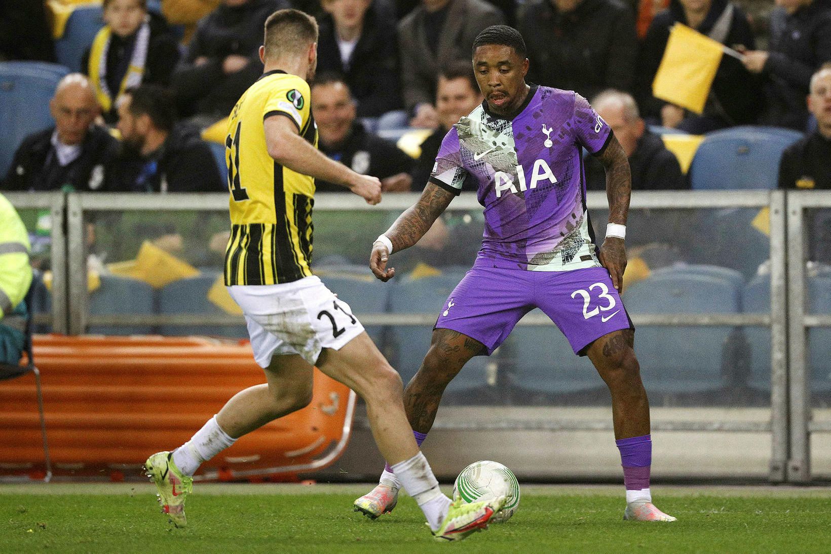 Steven Bergwijn, leikmaður Tottenham, í leik gegn Vitesse í Sambandsdeild …