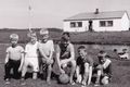 Drengir að leik Drengir í Kaldárseli árið 1959. Fyrstu árin voru sumarbúðirnar aðallega fyrir drengi.