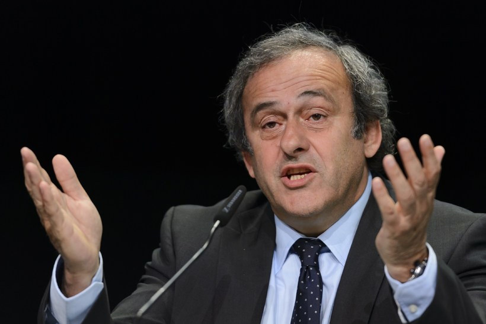 Michel Platini vill losna við Sepp Blatter úr forsetaembætti FIFA.