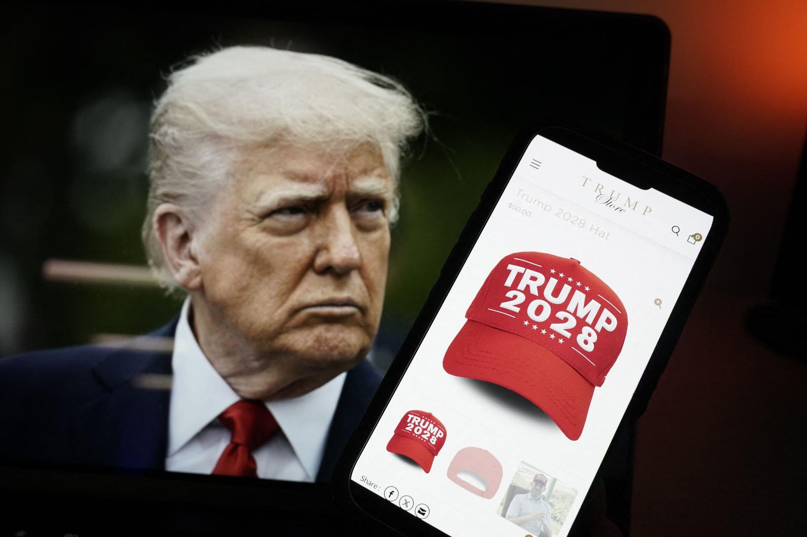  Byrjaður að selja „Trump 2028“-varning