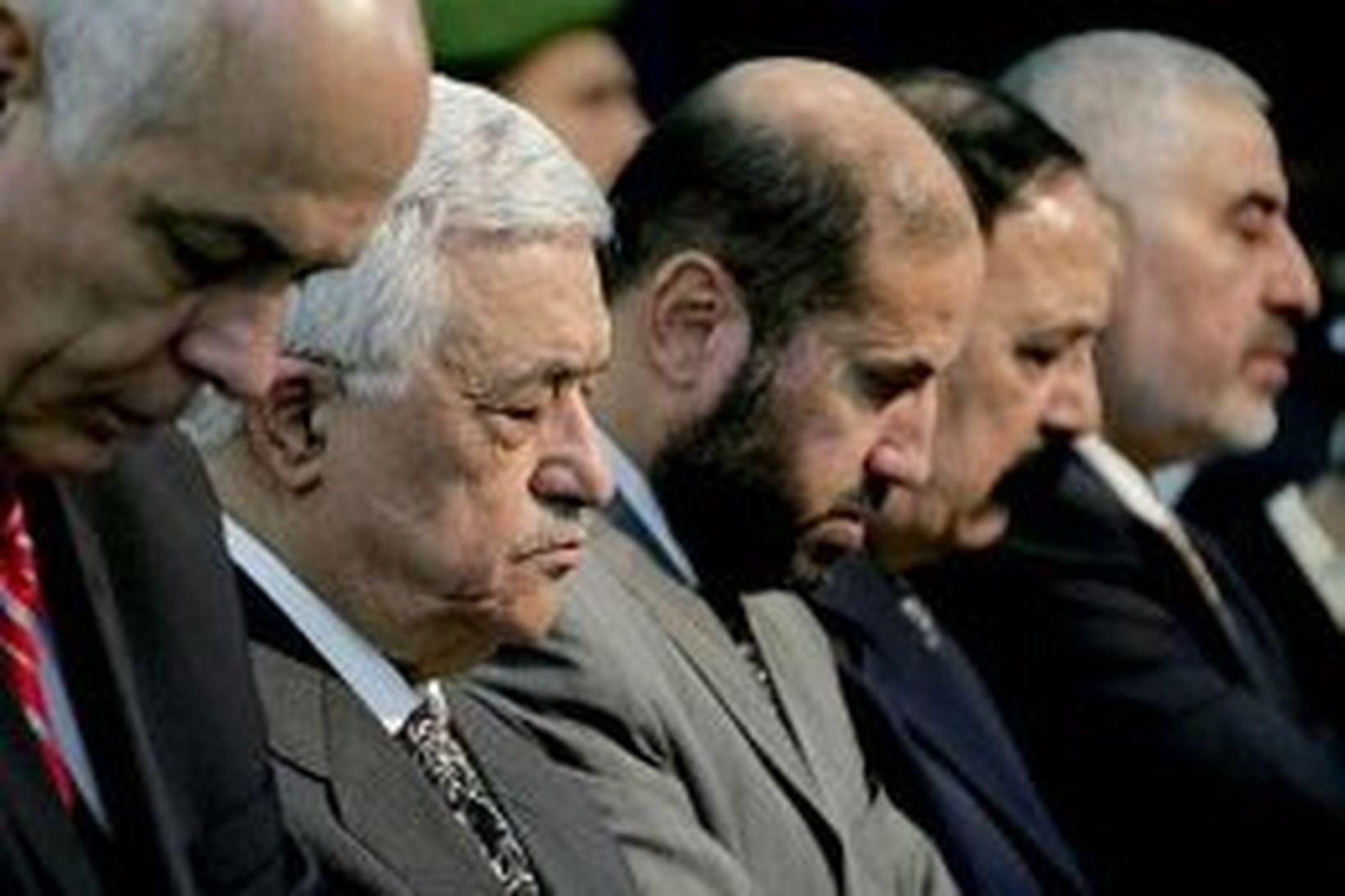 Mahmoud Abbas, leiðtogi Palestínumanna, við föstudagsbænir í Ramallah á Vesturbakkanum …