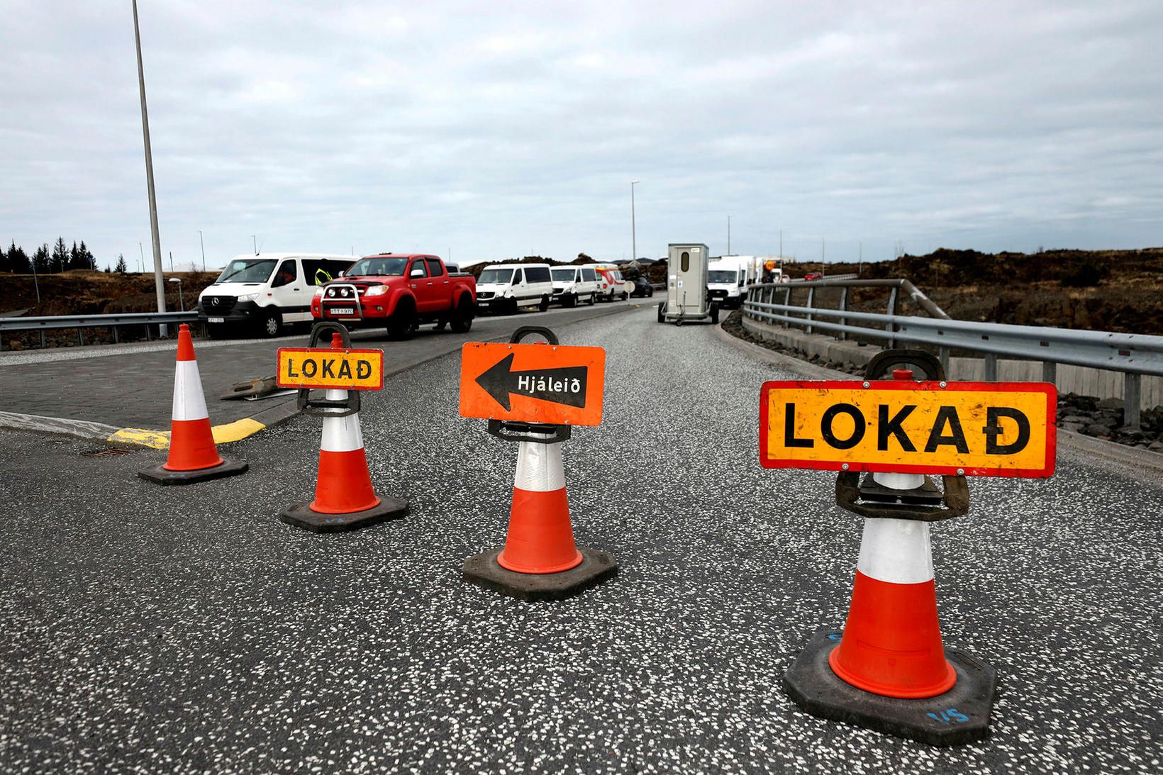 Álftanesvegi var lokað um tíma í gær fyrir tökur á …