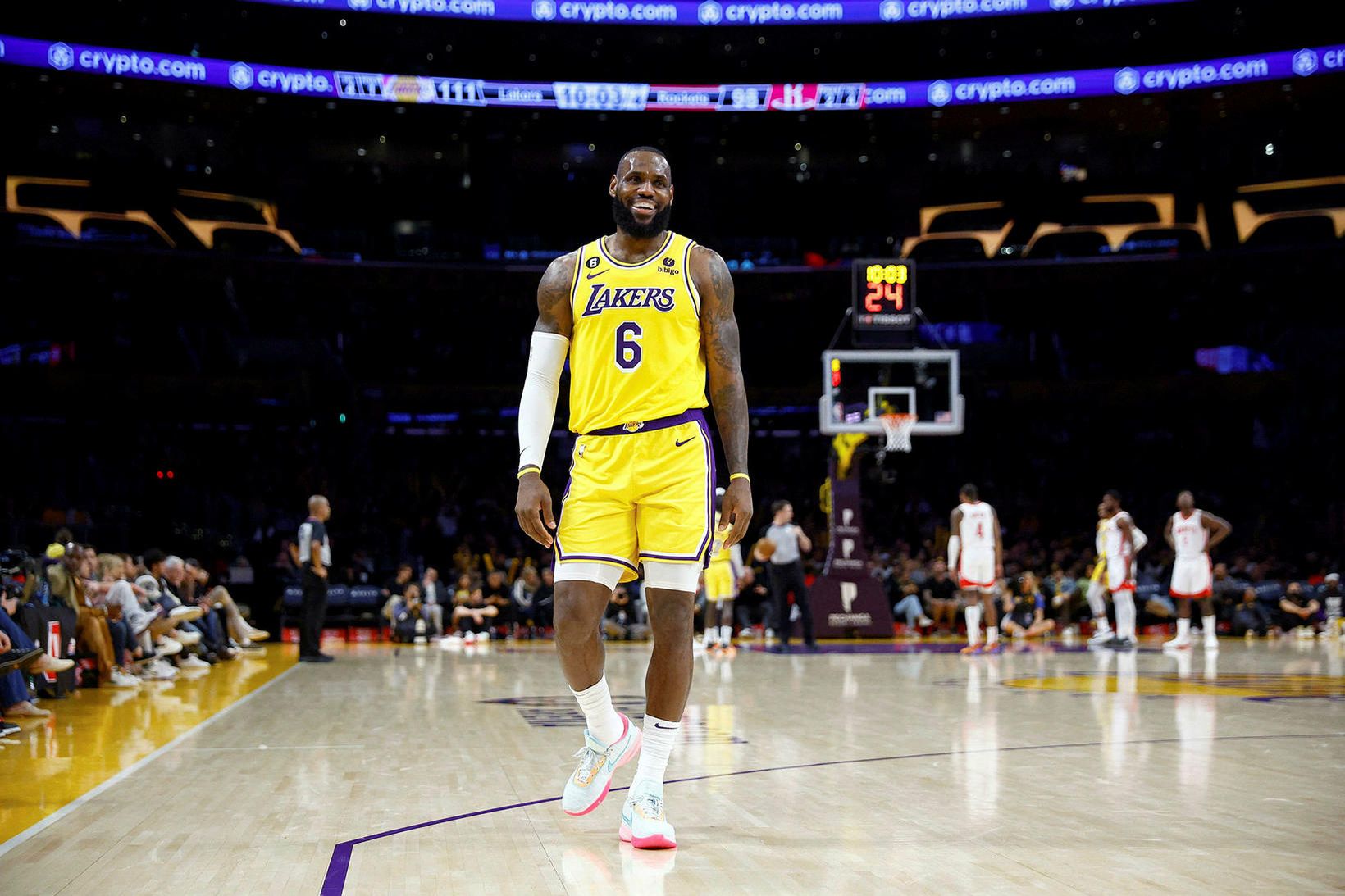 LeBron James fór á kostum í sigri Lakers.