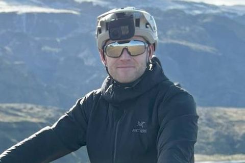 Leifur veit fátt skemmtilegra en að þeysast upp og niður brekkurnar.