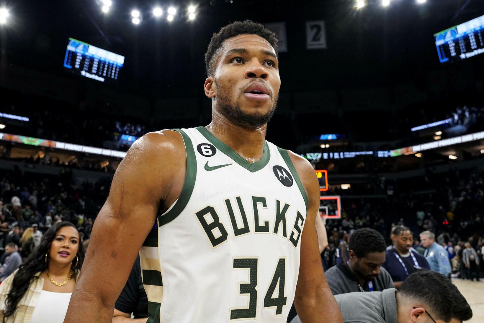 Giannis Antetokounmpo í leiknum í nótt gegn Minnesota Timberwolves.