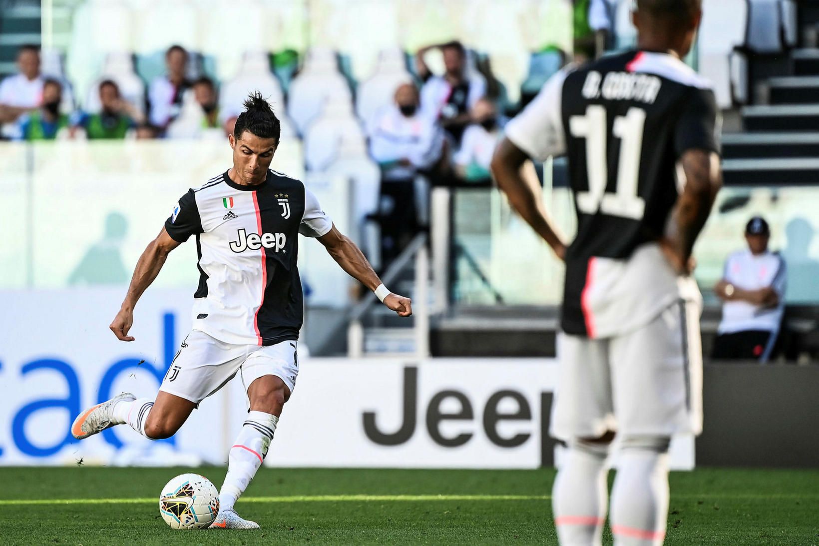 Cristiano Ronaldo skoraði glæsilegt mark beint úr aukaspyrnu.
