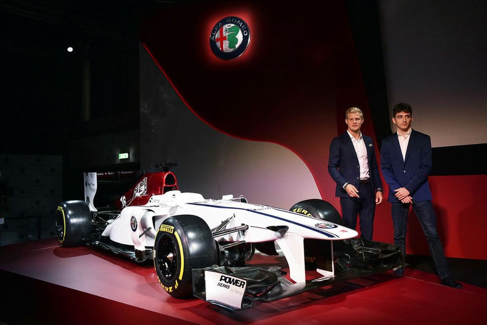Charles Leclerc (t.h.) og Marcus Ericsson (t.v.) verða ökumenn Alfa Romeo Sauber 2018.