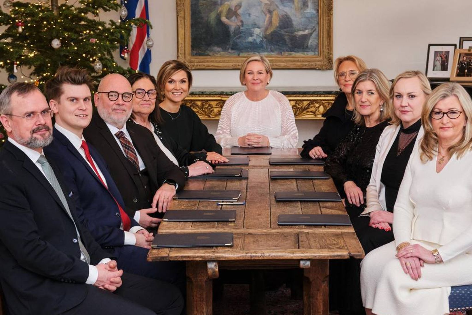 Ríkisstjórnin fallin samkvæmt könnun Gallup