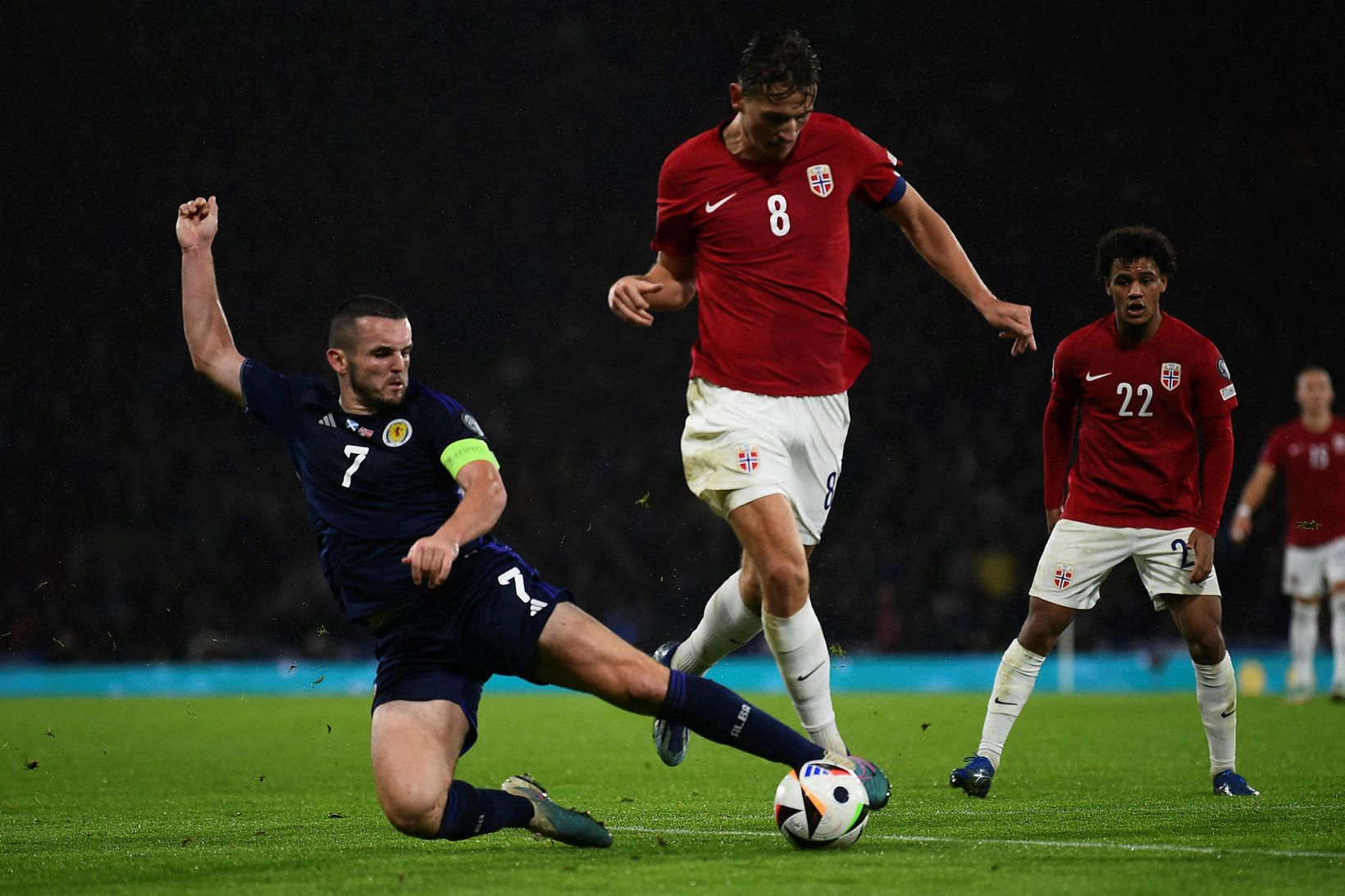 Sander Berge í leik með norska landsliðinu.