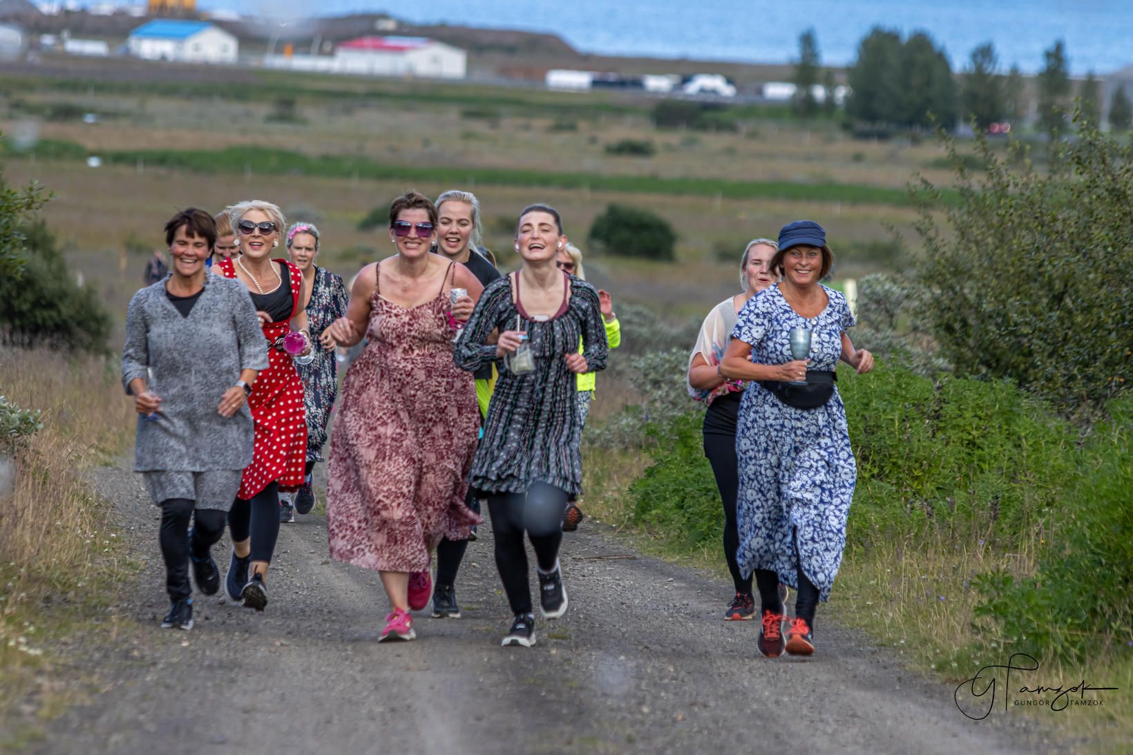 Keppendur í freyðivínshlaupi í Reyðarfirði í kvöld voru hvattir til …