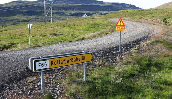 Syngur KK um Kollafjarðarheiði (F66) í laginu Þjóðvegur 66?