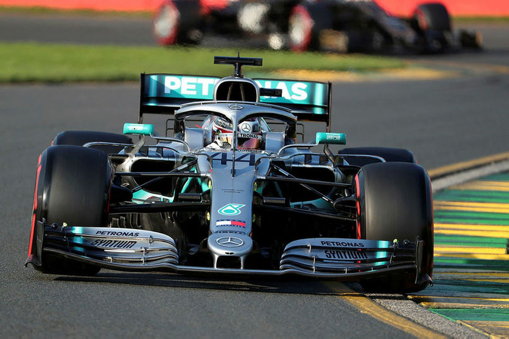 Lewis Hamilton á leið til sigurs í tímatökunni í Melbourne.