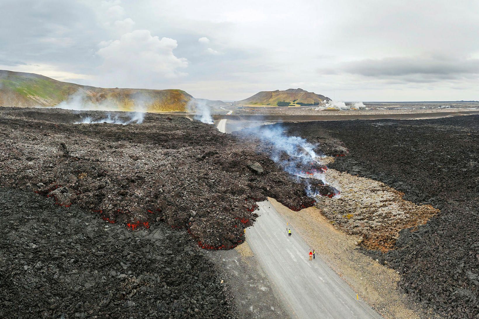 Hraun rann yfir Grindavíkurveg á laugardag. Þetta er þriðja sinn …