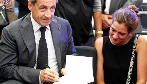 Ný bók Nicolas Sarkozy á toppinn 