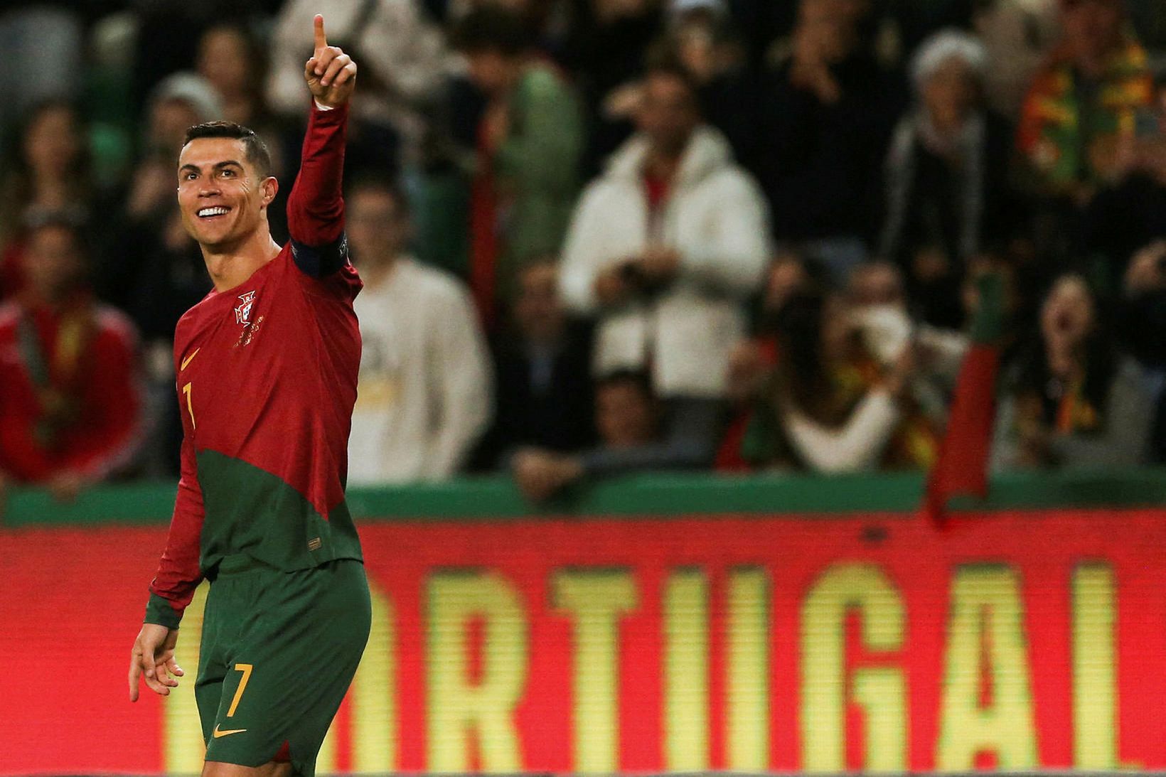 Cristiano Ronaldo í leiknum í gærkvöldi.
