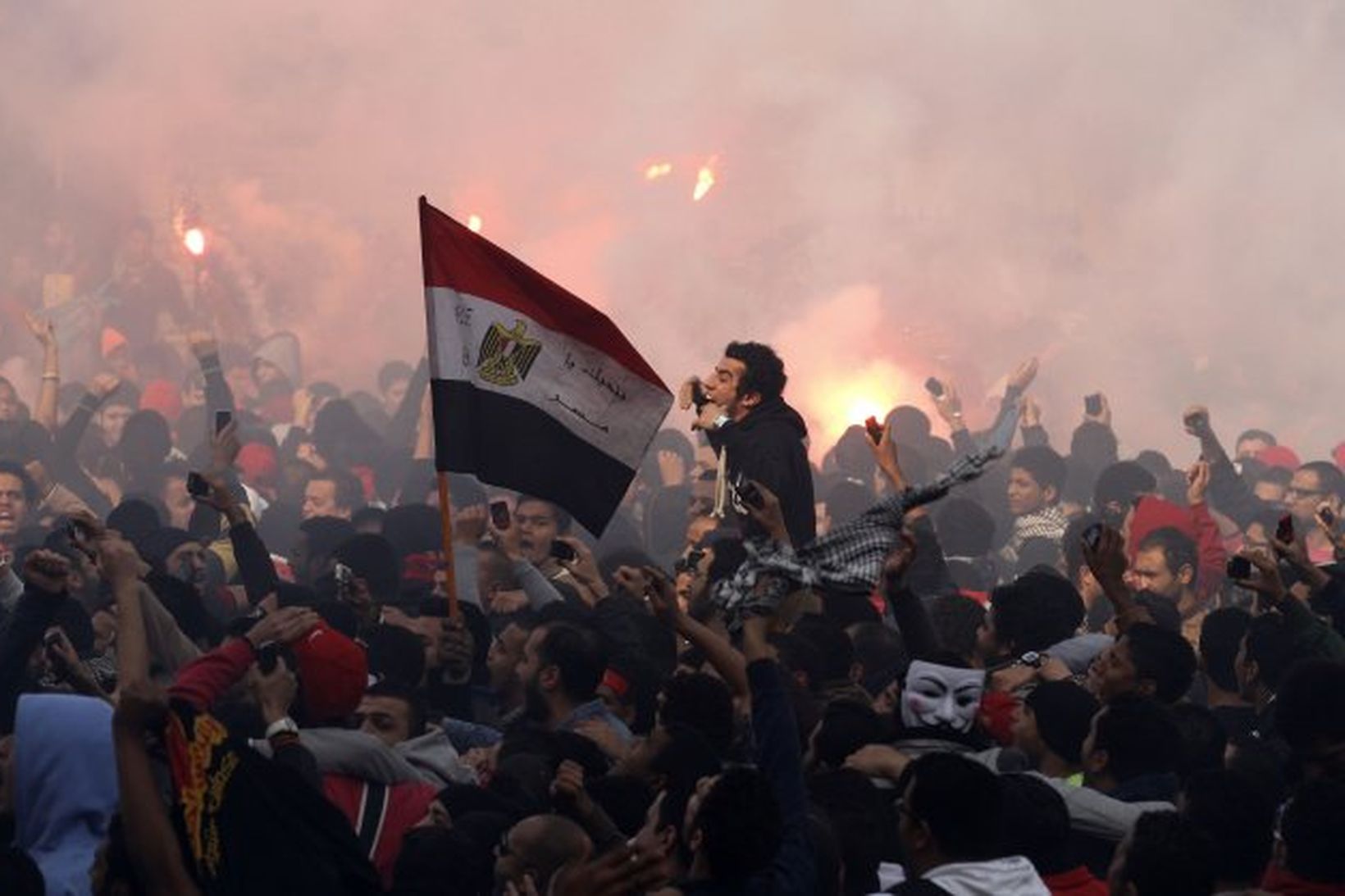 Stuðningsmenn Al-Ahly fótboltaliðsins í Kaíró fögnuðu líflátsdómunum í dag.