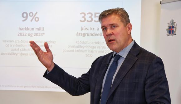 Lækka framlag sem skilaði þjóðarbúinu milljörðum