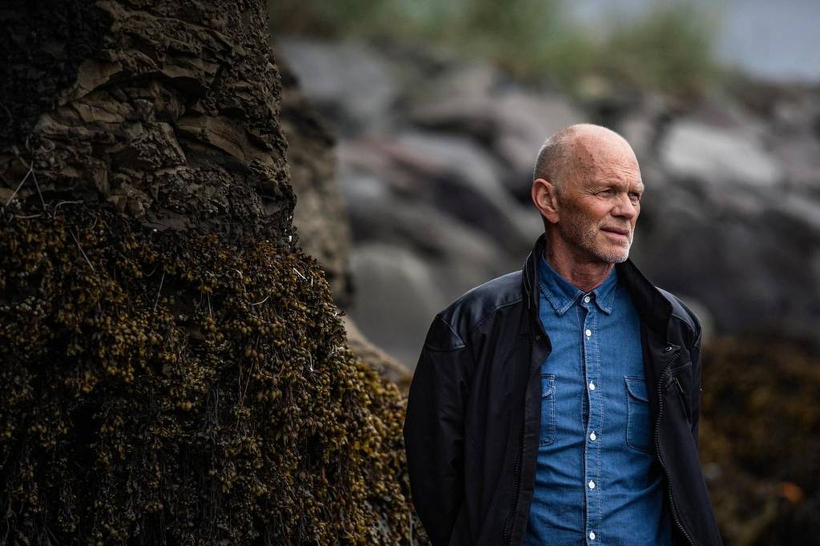 Lá á milli heims og helju um stund