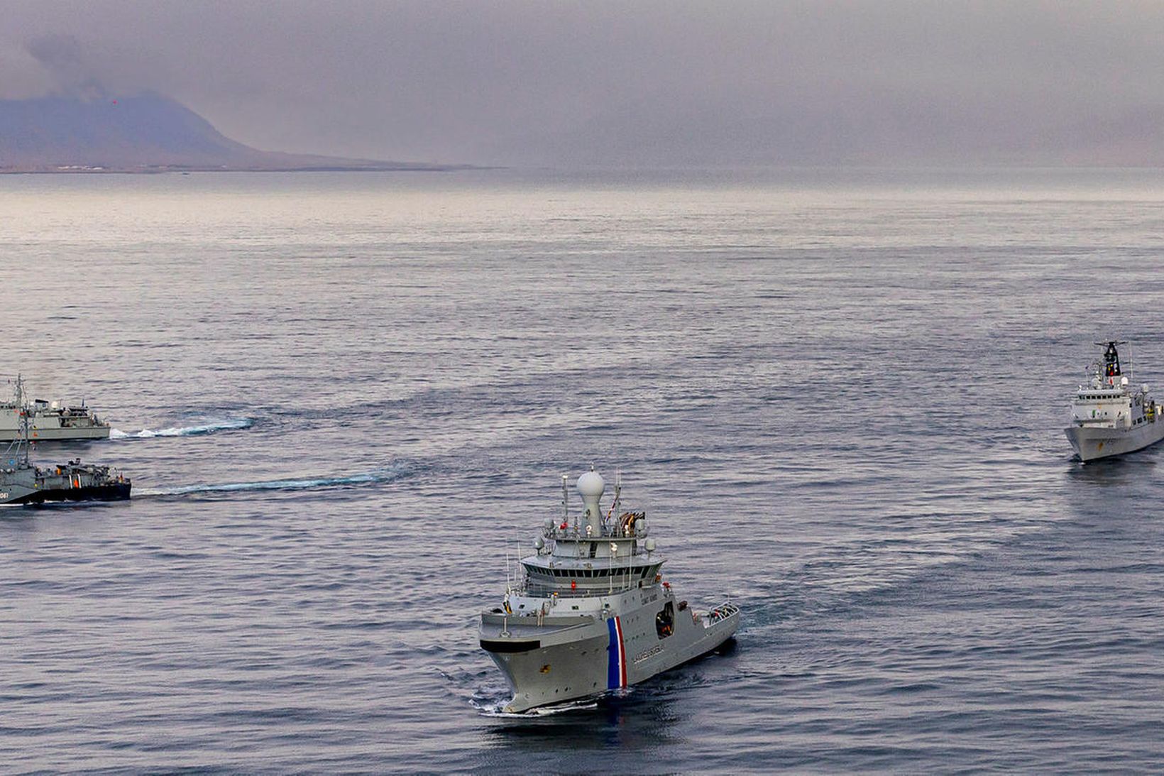 Atlantshafsbandalagið hefur lokið starfi sínu við Íslandsstrendur þar sem floti …