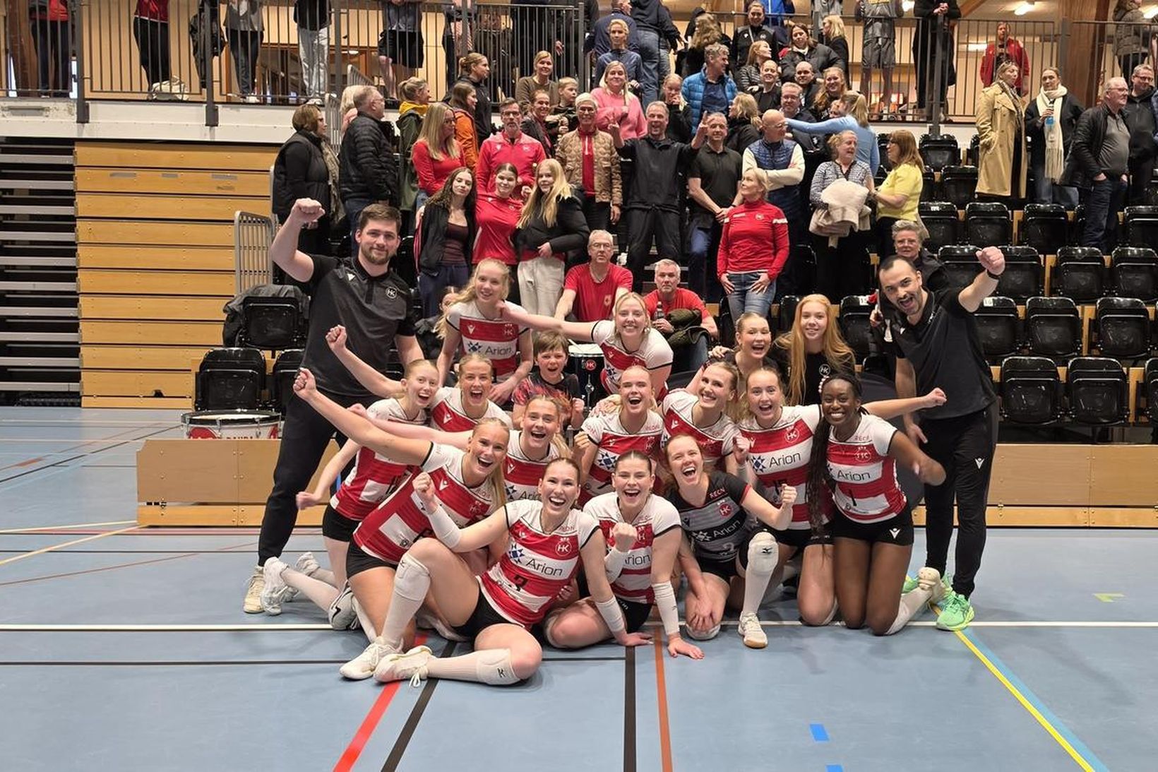 HK einum sigri frá titlinum – jafnt hjá körlunum