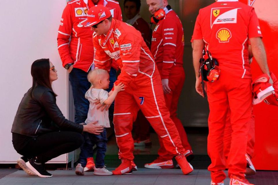 Kimi Räikkönen hafði fjölskylduna hjá sér í Barcelona í þessari viku og þeirri síðustu. Hér …