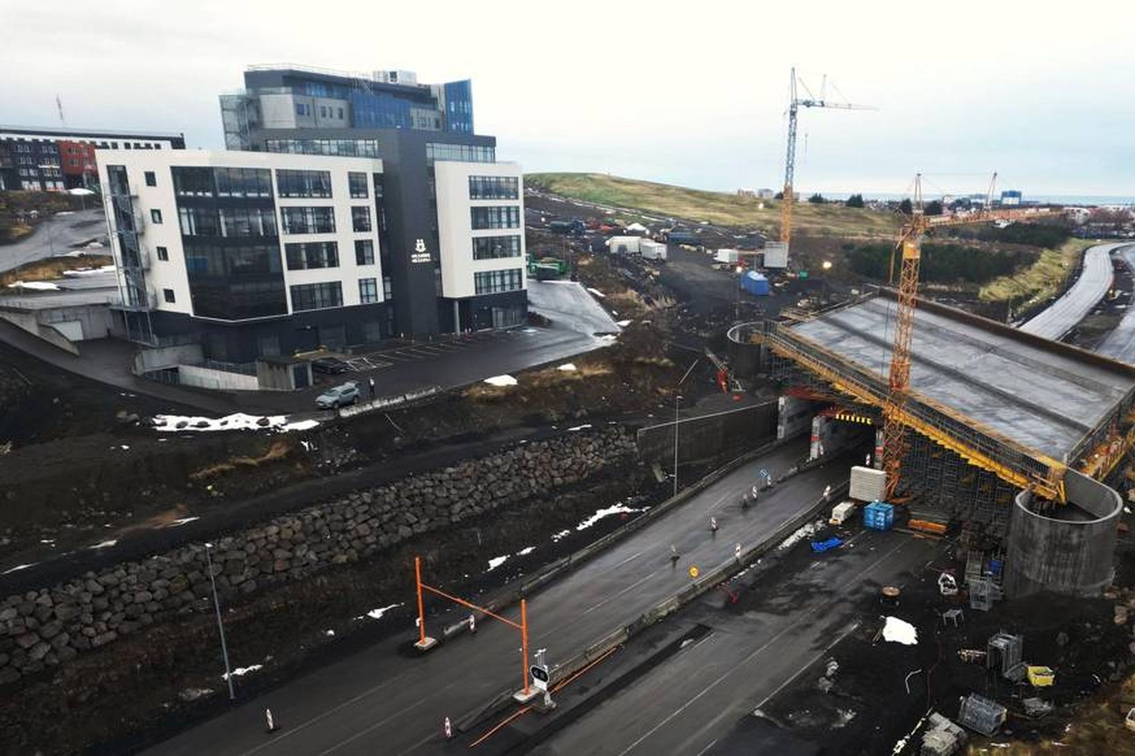 Brú yfir Breiðholtsbraut var steypt um helgina