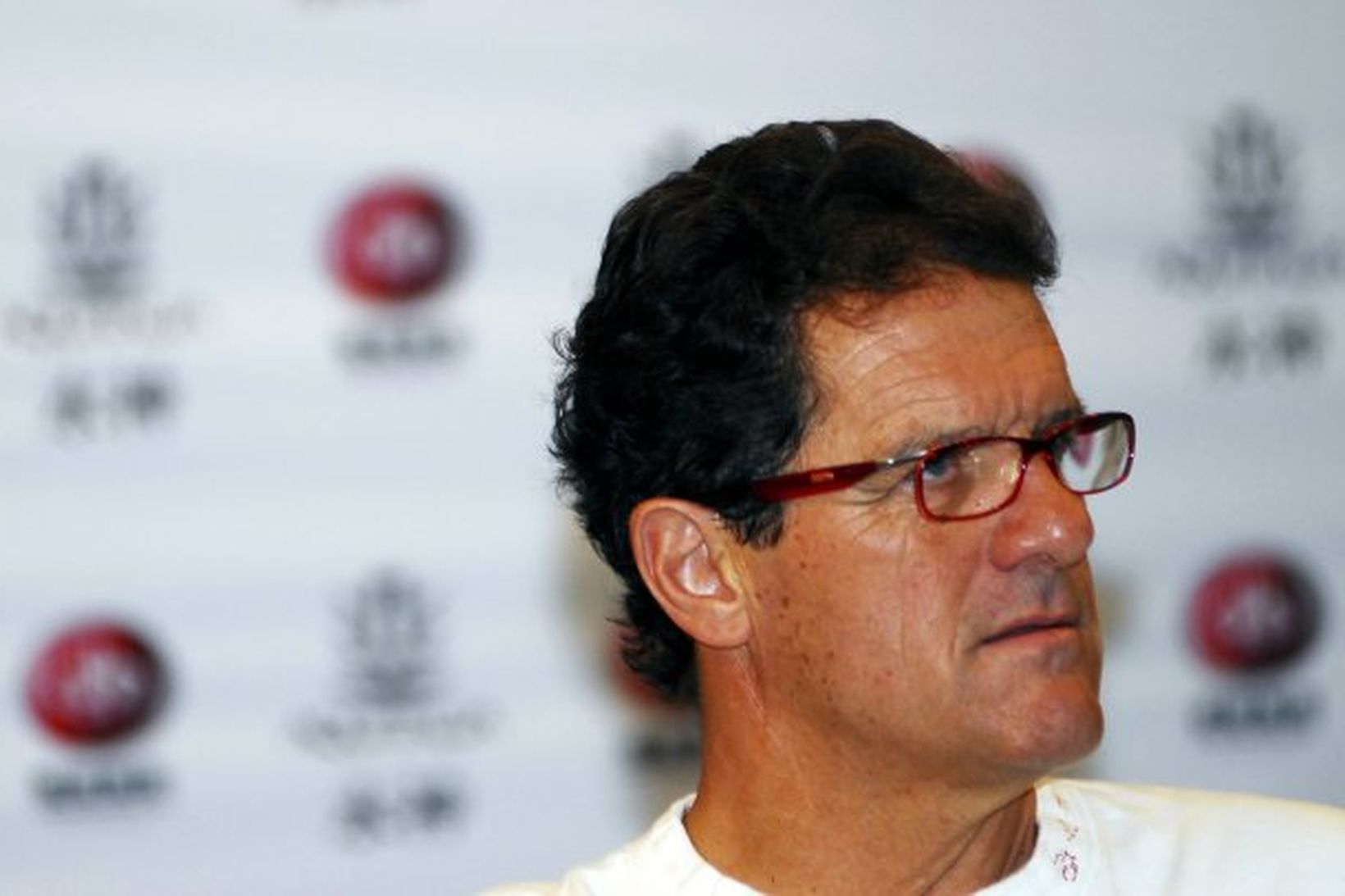 Fabio Capello leggur áherslu á enskunám næstu vikurnar.