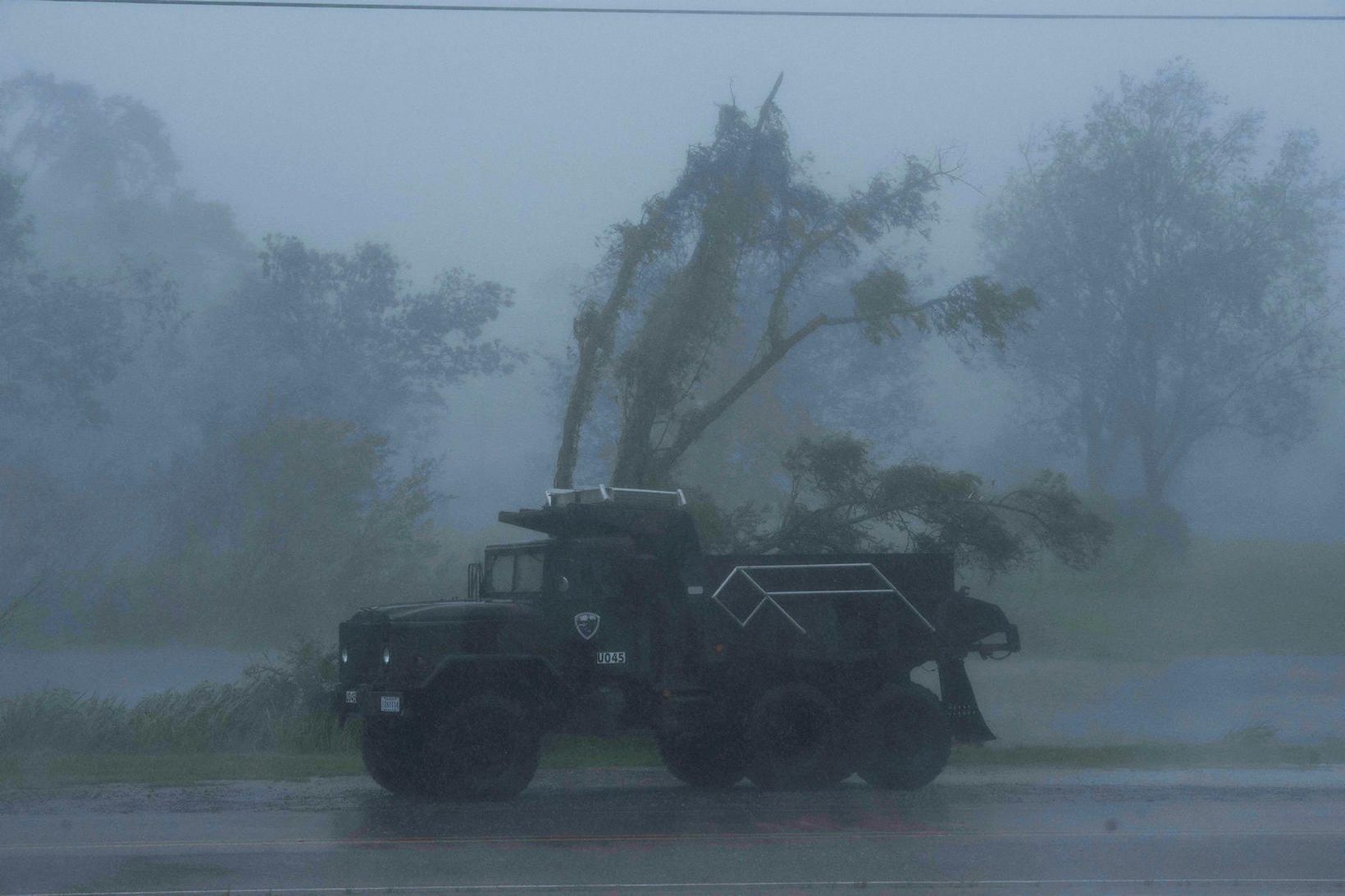 Ída hefur náð landi í Louisiana.