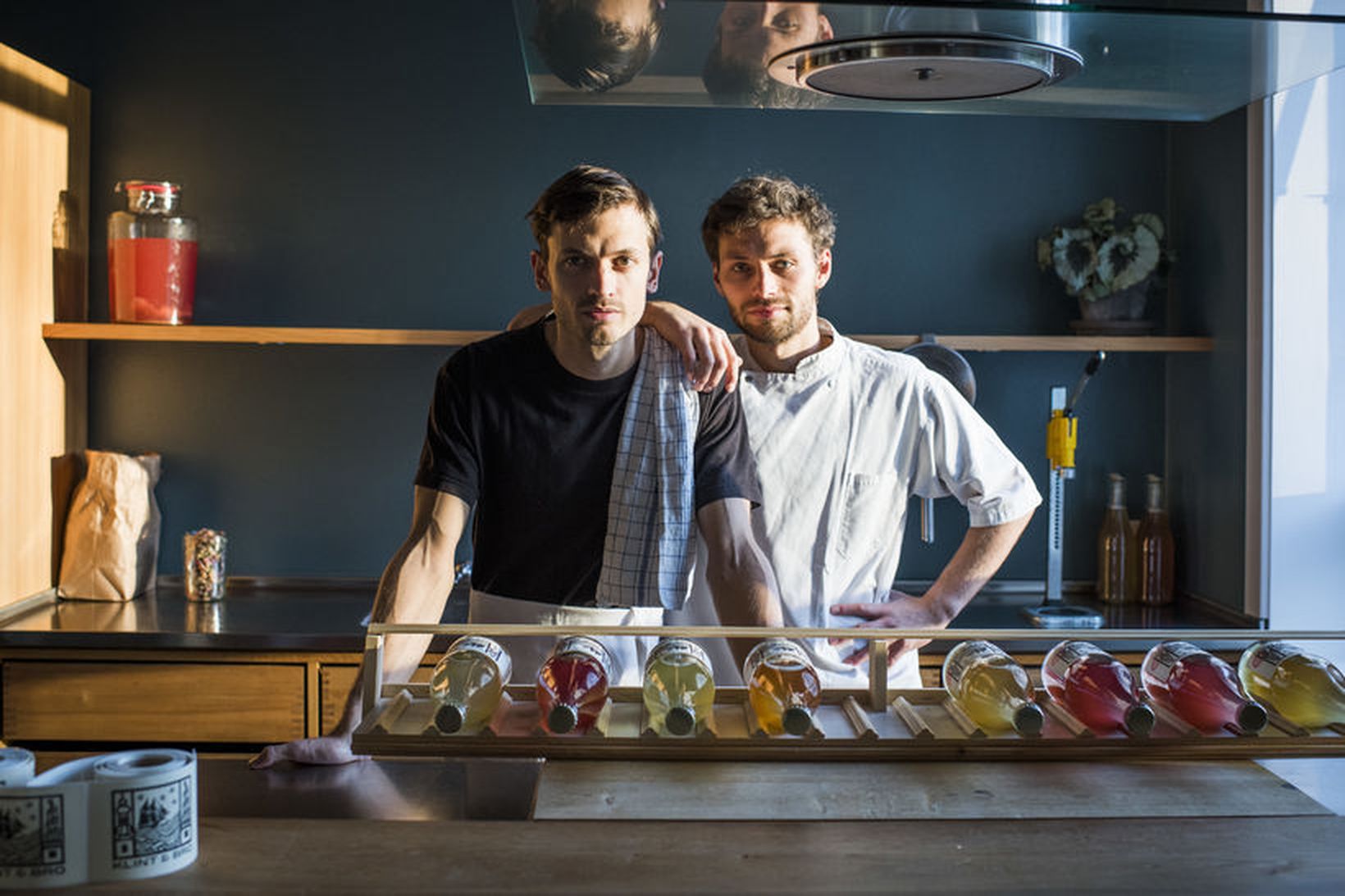 Eddie og Louis á hinum vinsæla Kombucha-bar.