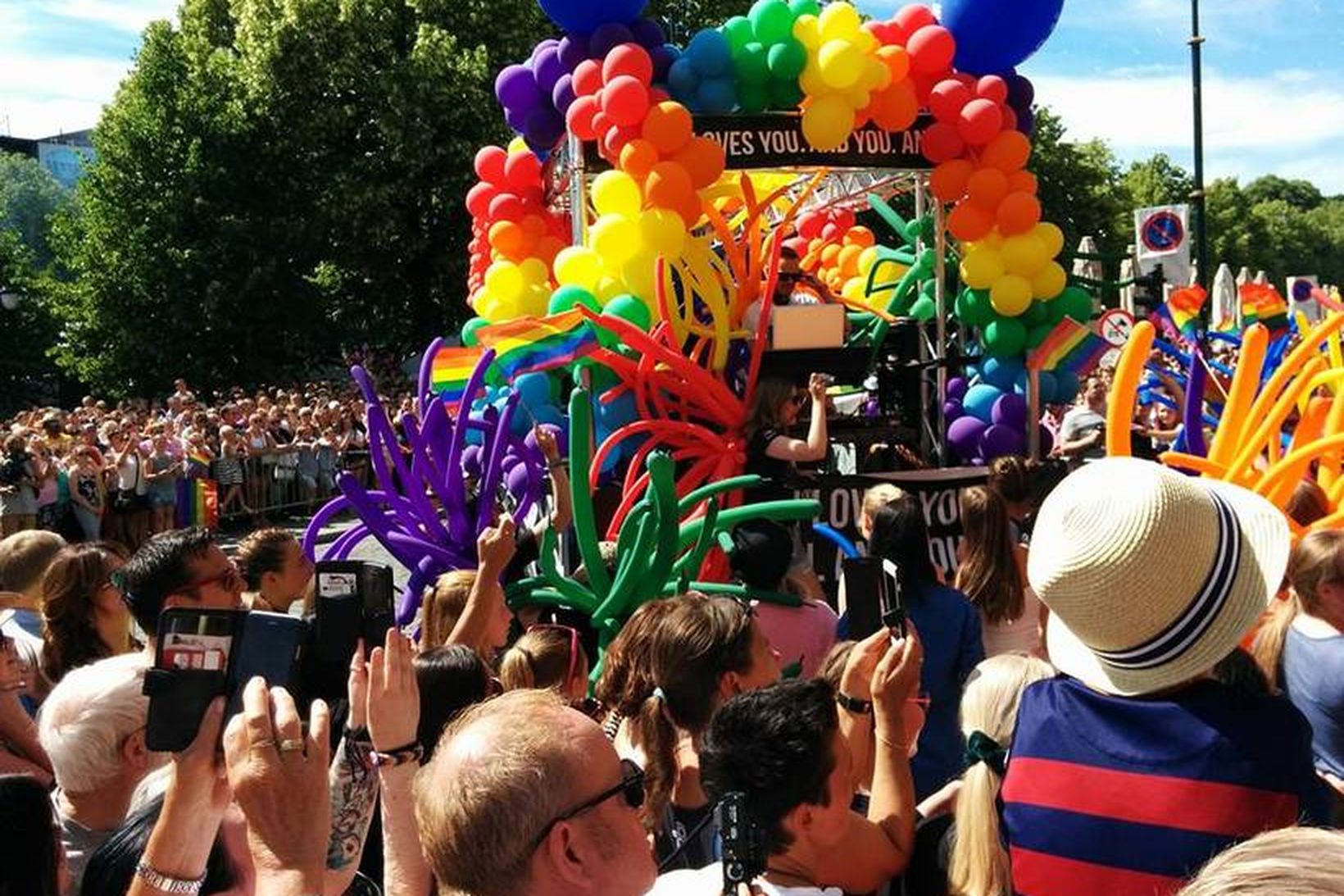 35.000 manns fögnuðu fjölbreytileikanum á Oslo Pride í dag.
