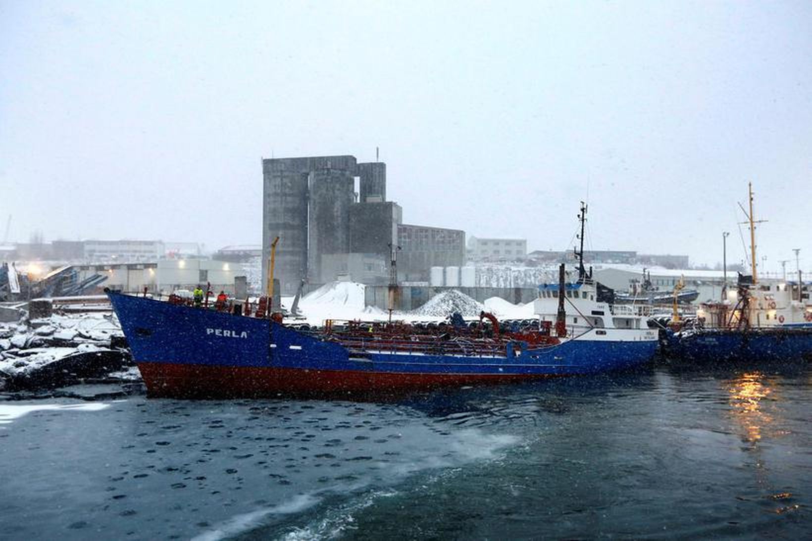 Við bryggju Björgunar við Sævarhöfða í Reykjavík.