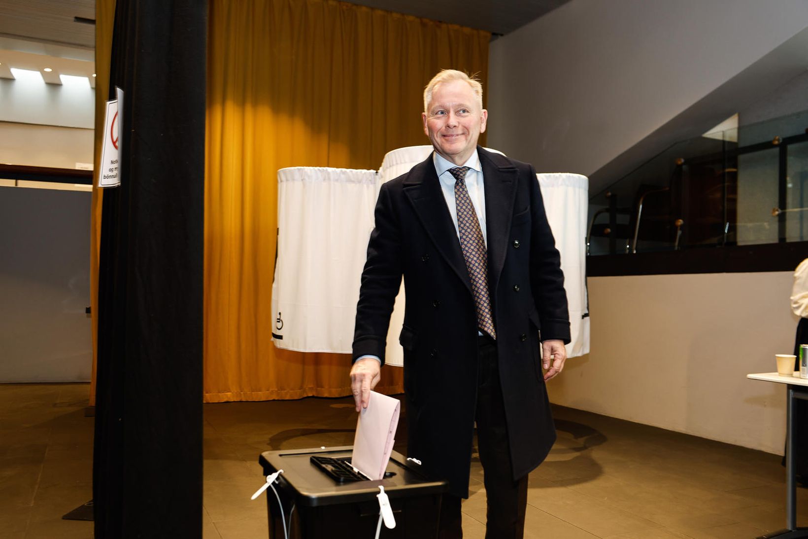 Ari lítur bjartsýnum augum til kvöldsins