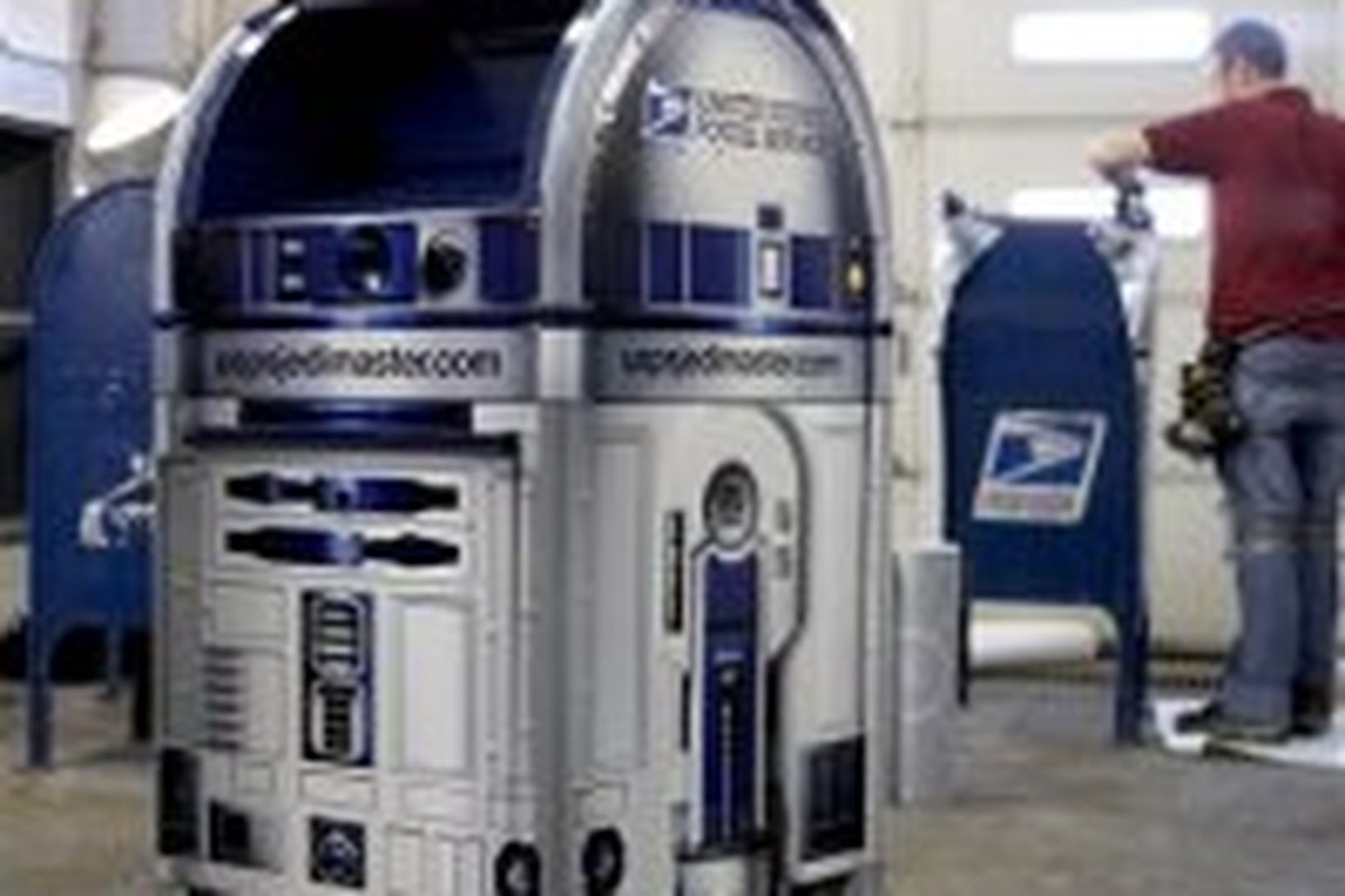 R2-D2 hefur fengið nýtt hlutverk sem póstkassi.