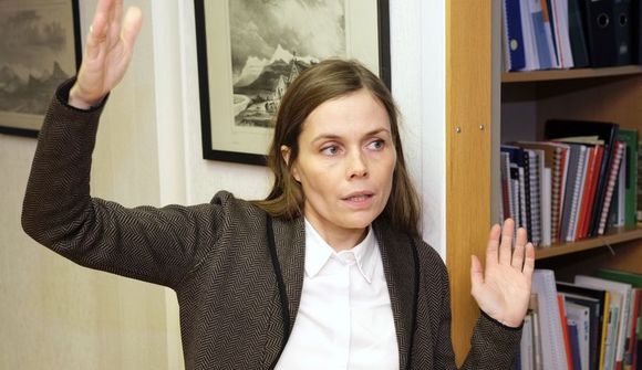 Fundur hafinn á skrifstofu VG