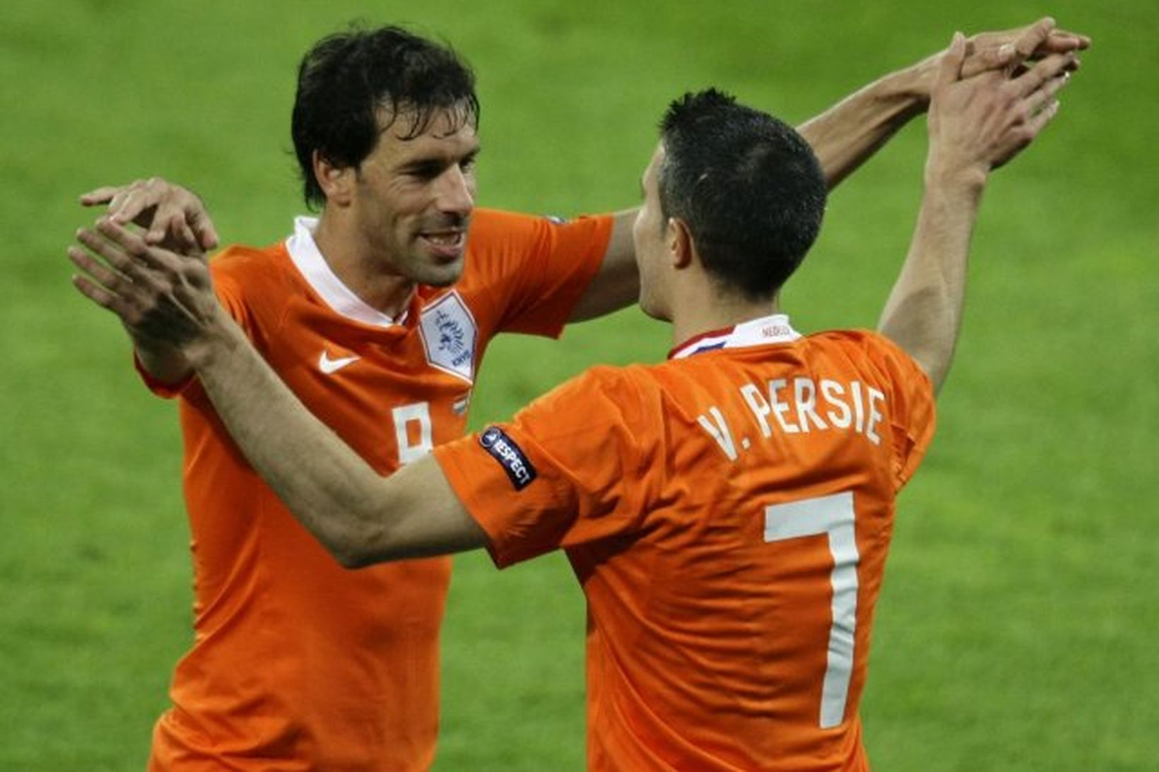 Van Persie kom inn á fyrir Ruud van Nistelrooy í …