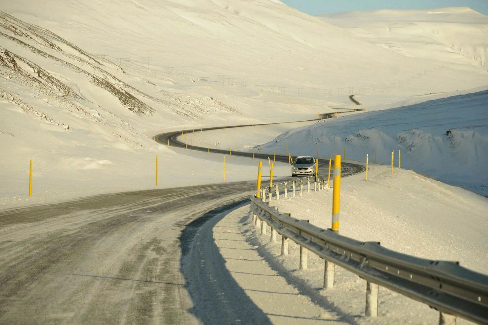 Snjóstikurnar hafa komið sér vel í ótíðinni að undanförnu. Þær …