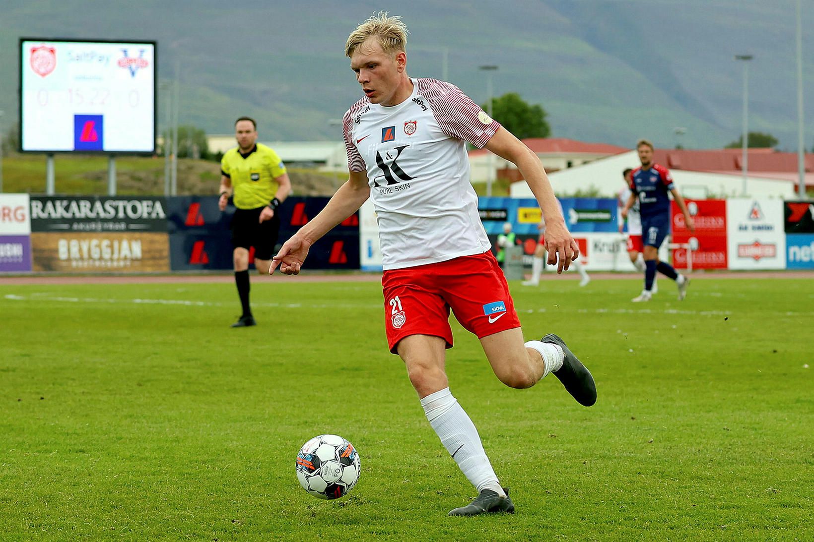 Sigfús Fannar Gunnarsson skoraði bæði mörk Þórs gegn FH.