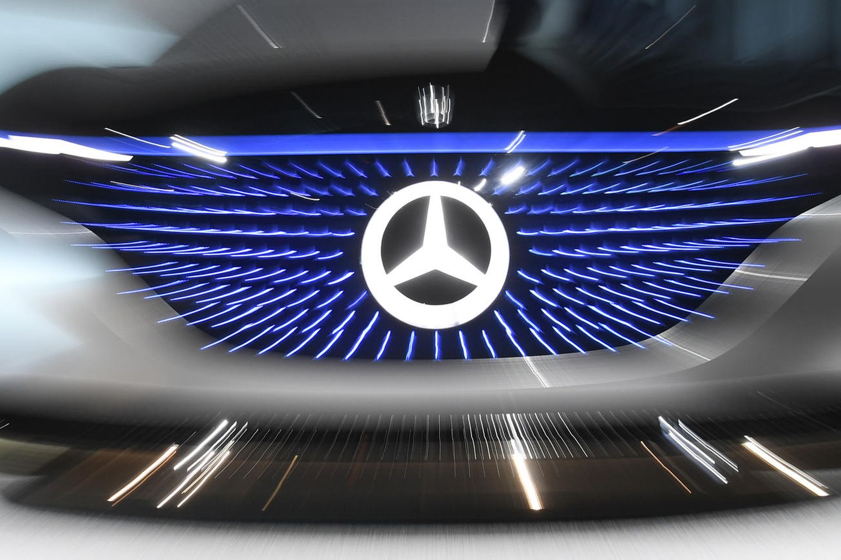 Daimler hefur fallist á að borga 300 milljarða vegna dísilfúsks …