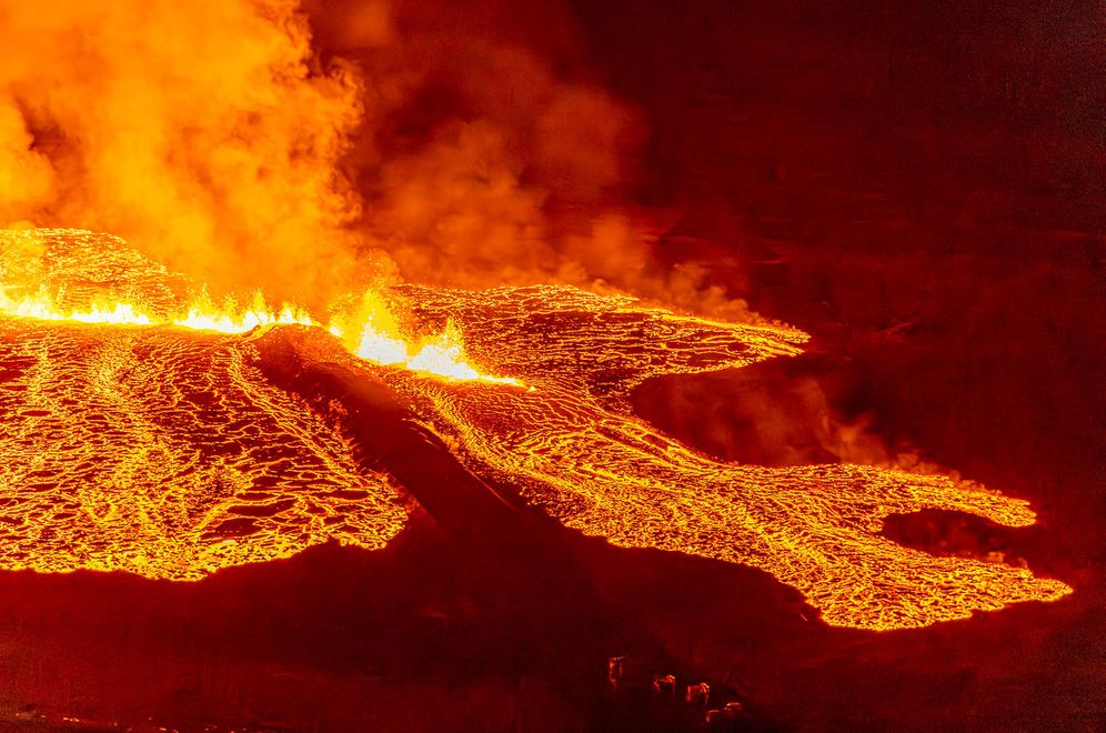 Volcanic eruption by Grindavík on January 14 2024.