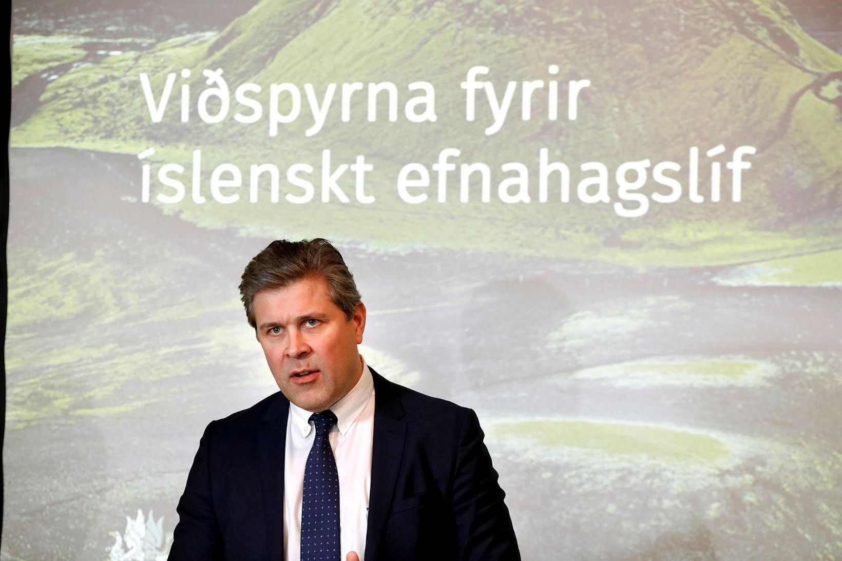 Bjarni Benediktsson fjármála og efnahagsráðherra segir atvinnulífið kalla eftir því …