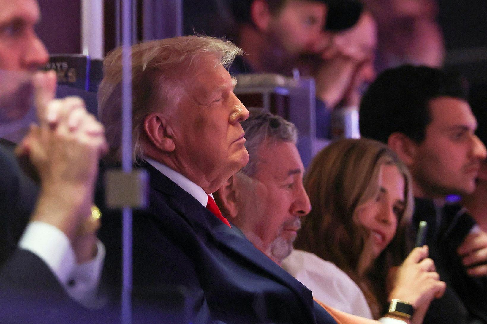 Bauluðu á Trump á úrslitaleik NBA