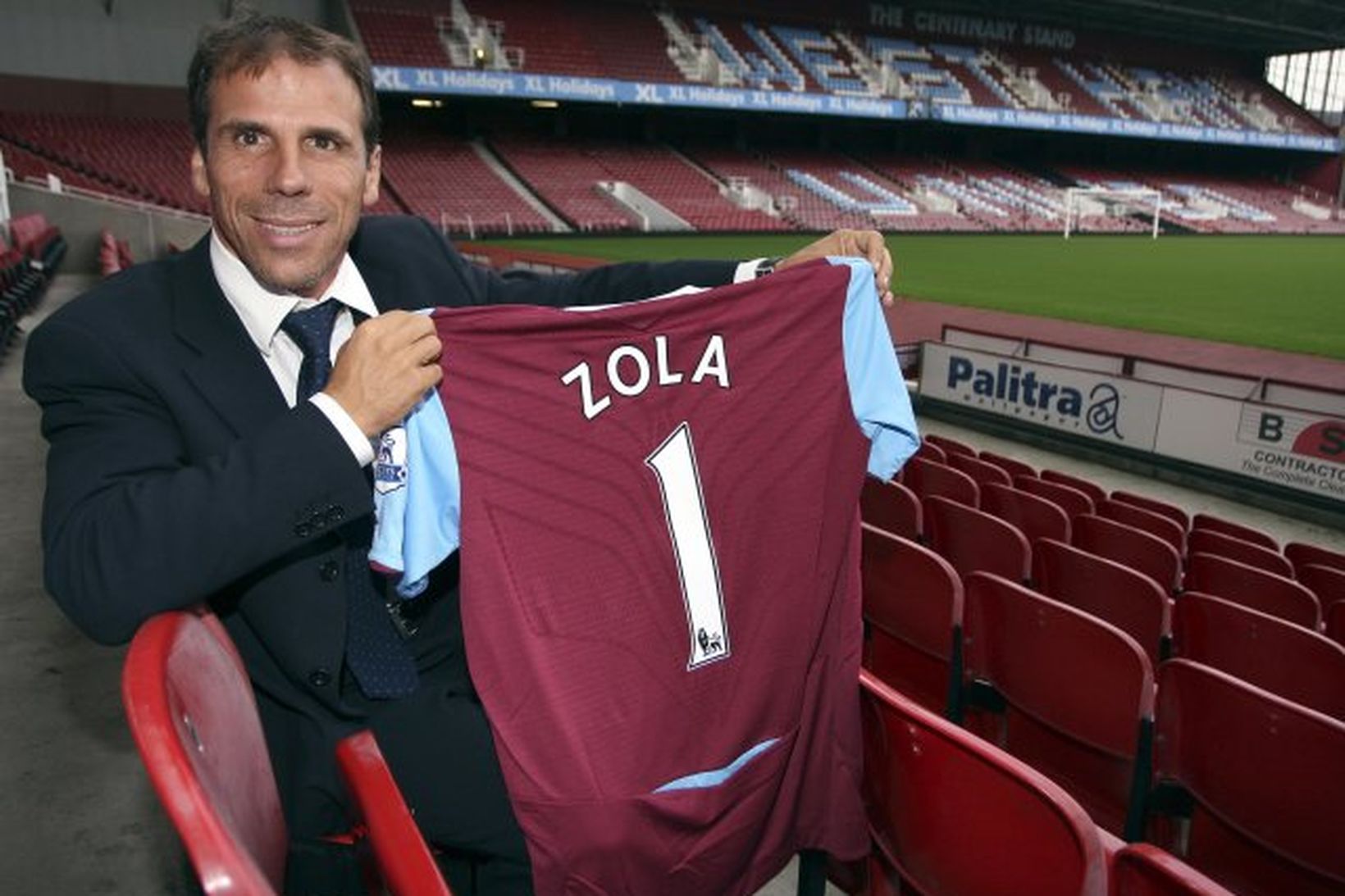 Gianfranco Zola er tilbúinn í slaginn með West Ham.