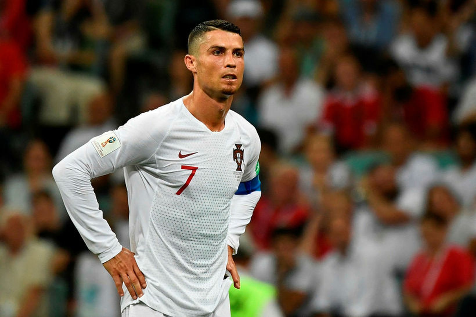 Cristiano Ronaldo súr á svip eftir tapið gegn Úrúgvæ í …