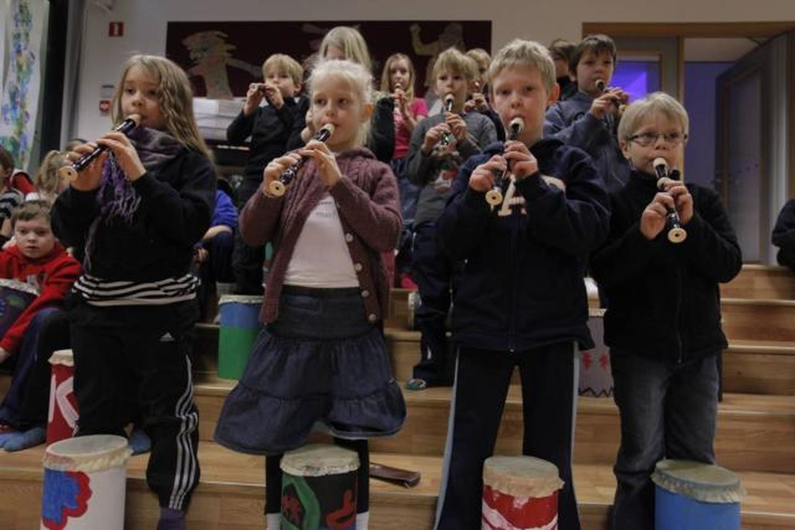 Krakkar í Dalskóla, nýjasta skóla borg- Gerður Kristný arinnar, þar …