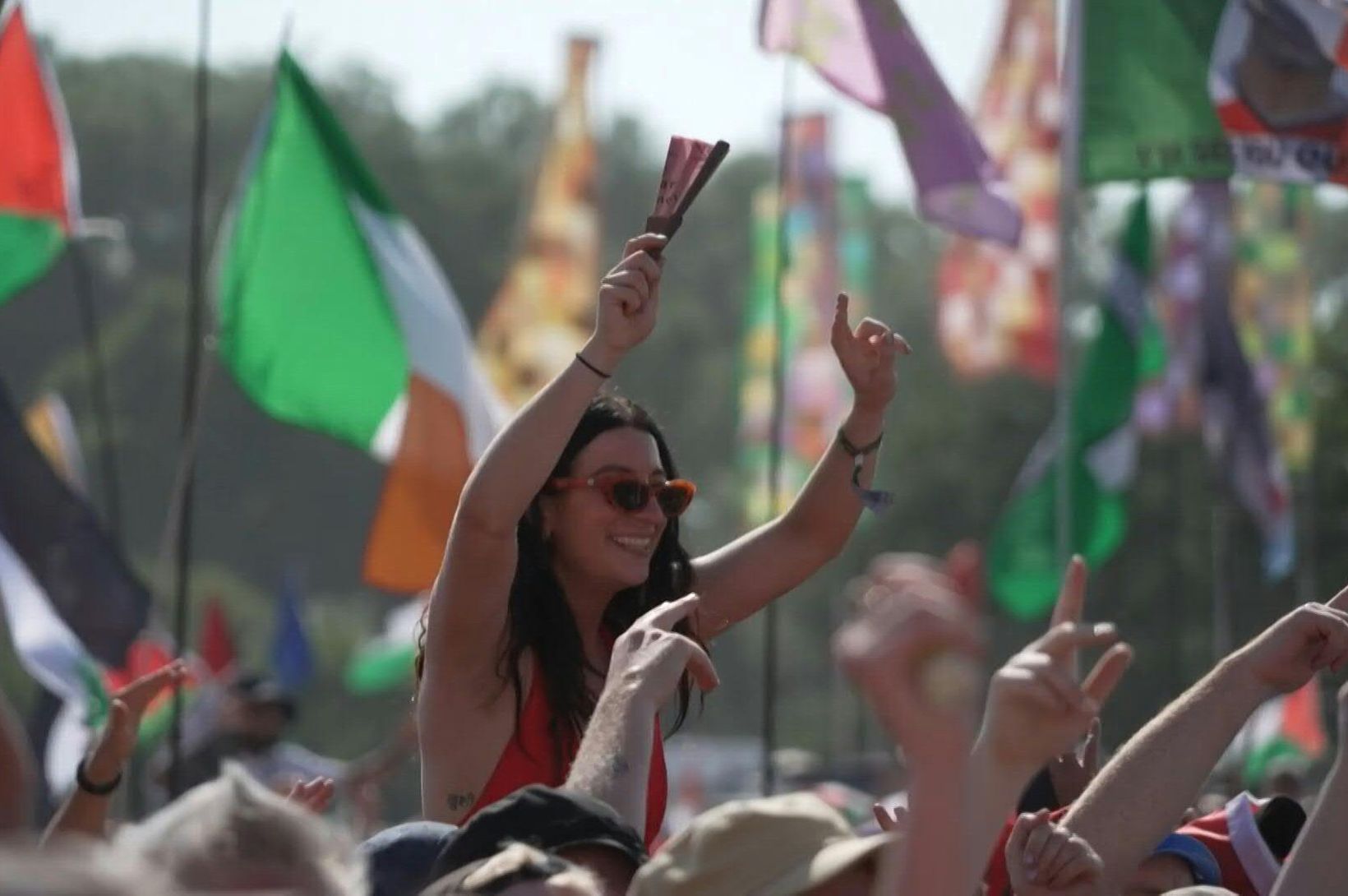Gagnrýnd fyrir ummæli á Glastonbury